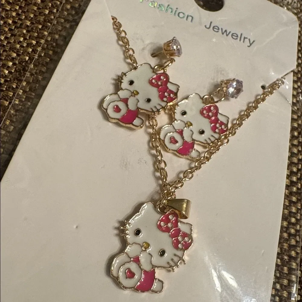 3243- Matt Fun Item‎ Earrings and Necklace Set